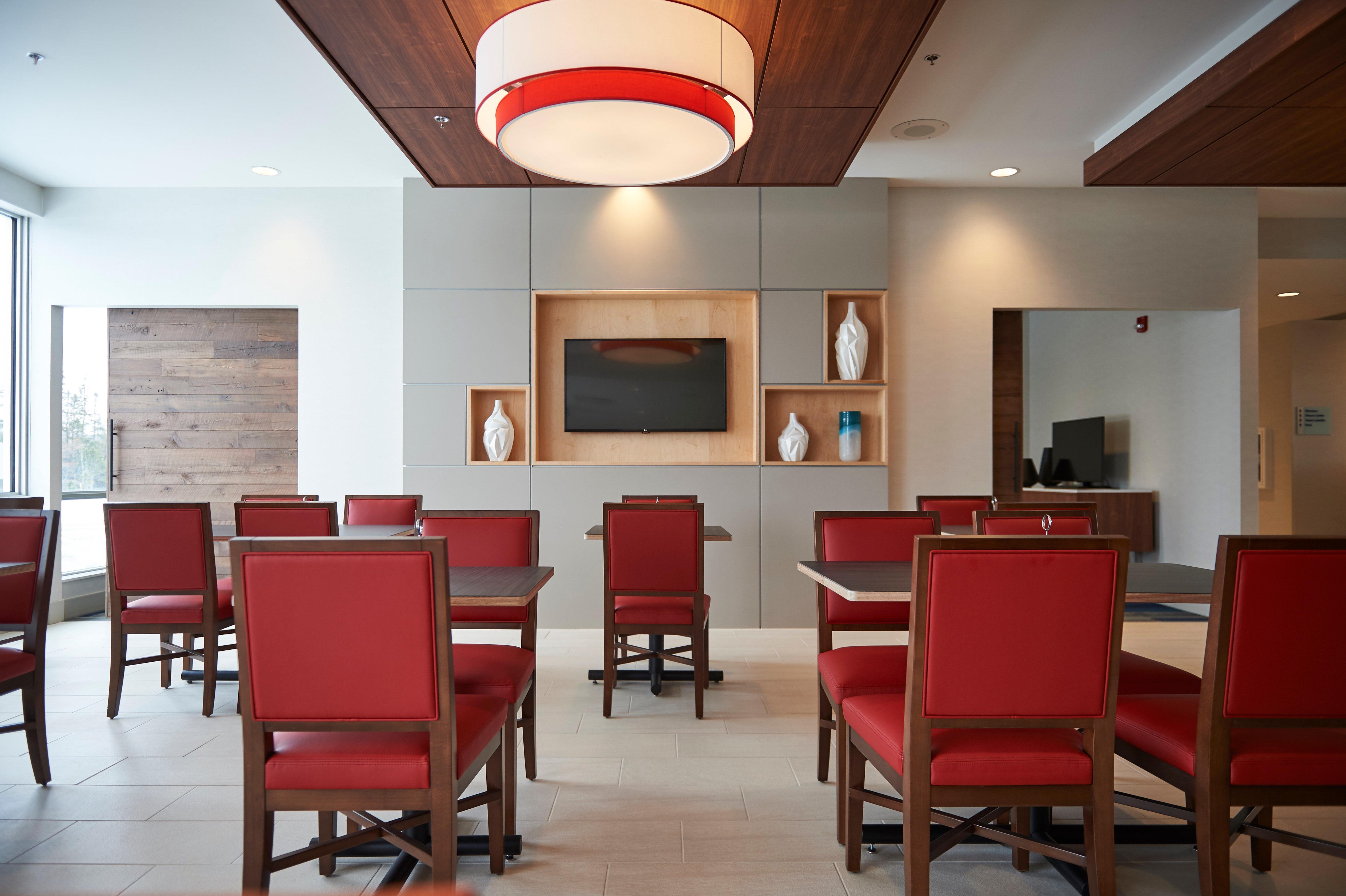 Holiday Inn Express & Suites St. John'S Airport By Ihg Exterior foto